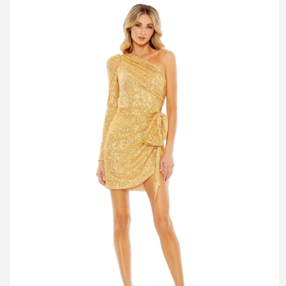 Mac Duggal 26977 One Sleeve Gold Sequin Dress Size 2 (NWT)